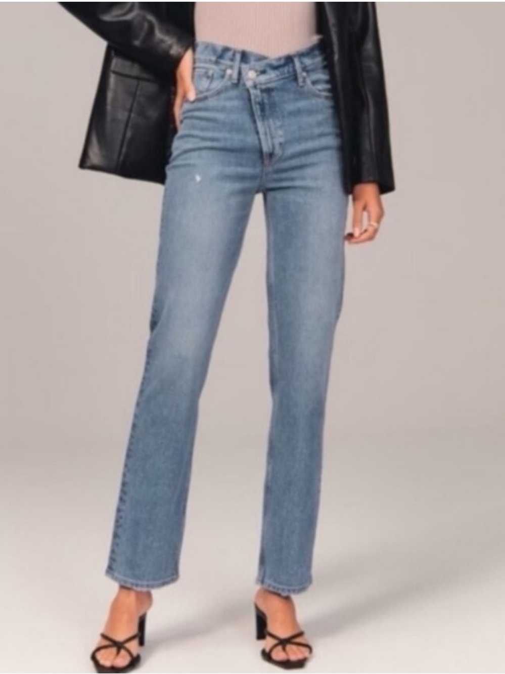NWT Abercrombie The ’90s Straight Ultra High Rise Jeans 29 Long Crossover Waist